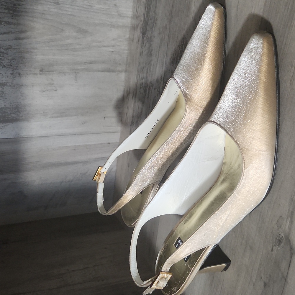 Stuart Weitzman Sling Back Heels  Gold Metalic 7AAA EUC